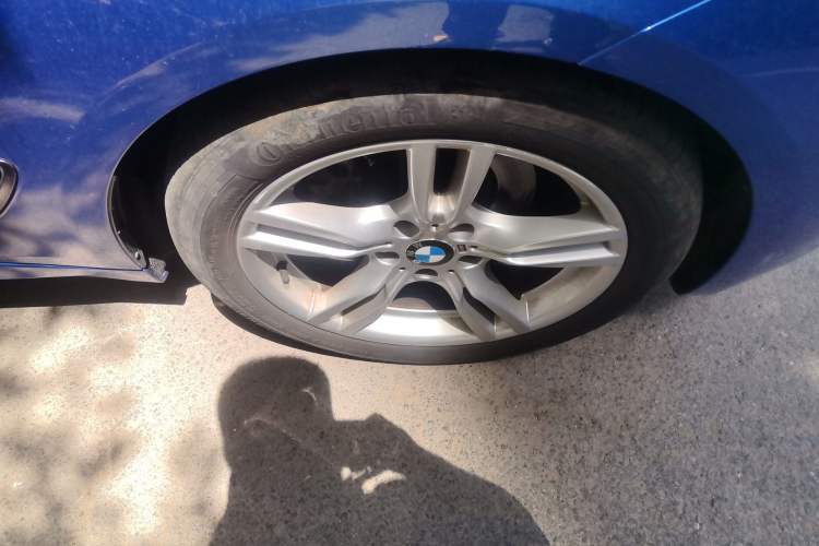 Used BMW 3 Series GT 2013 320i Sport Design Package Right Front Wheel Hub