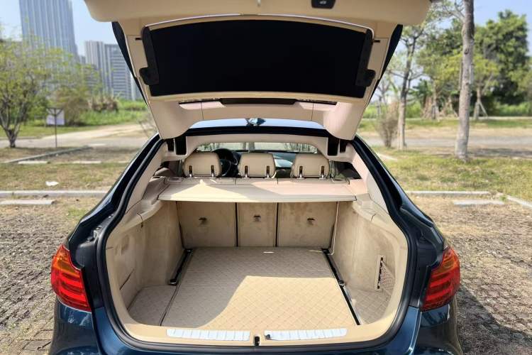 Used BMW 3 Series GT 2013 320i Leading Model Trunk