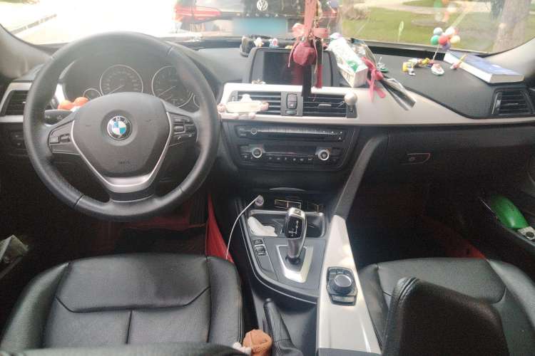 Used BMW 3 Series GT 2013 320i Leading Model Center Console