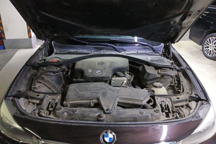 Used BMW 3 Series GT 2013 320i Leading Model Engine Bay