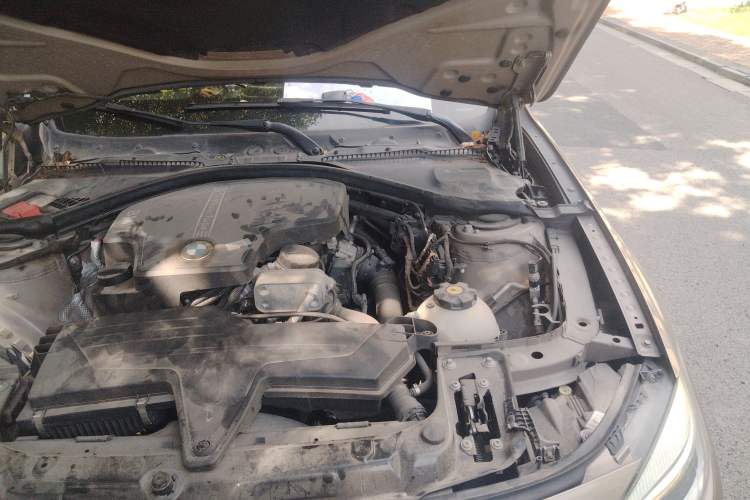 Used BMW 3 Series GT 2013 320i Leading Model Engine Bay Left