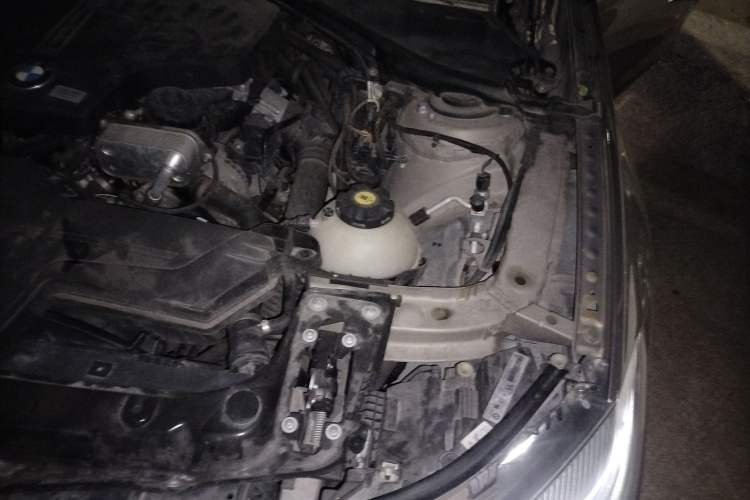 Used BMW 3 Series GT 2013 320i Leading Model Engine Bay Left