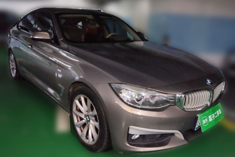 Used BMW 3 Series GT 2013 320i Sport Design Package Front Right 45 Deg