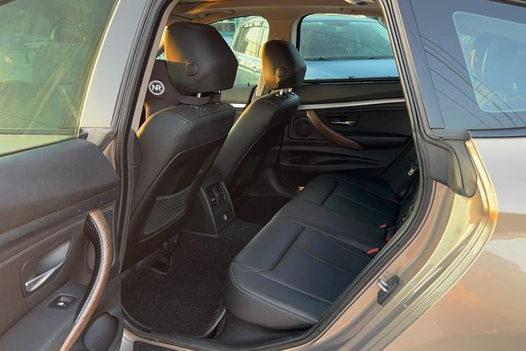 Used BMW 3 Series GT 2013 320i Sport Design Package Interior 1