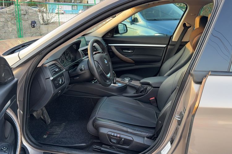 Used BMW 3 Series GT 2013 320i Sport Design Package Interior 3