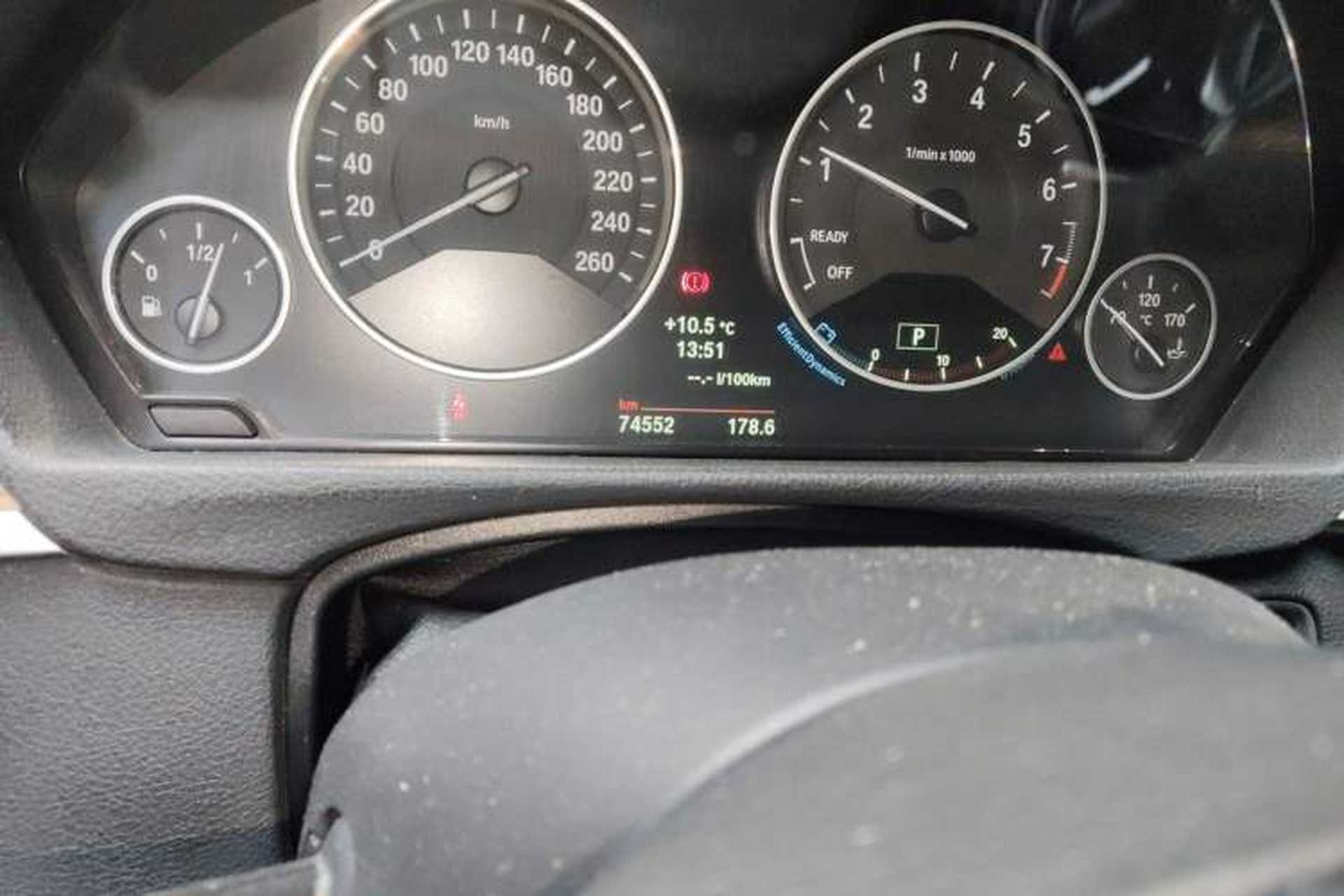 Used BMW 3 Series GT 2013 320i Sport Design Package Odometer Close Up