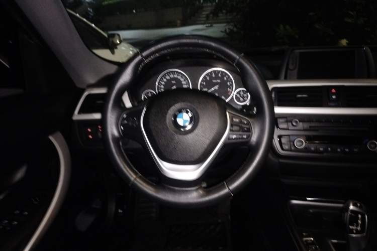 Used BMW 3 Series GT 2013 320i Leading Model Steering Wheel