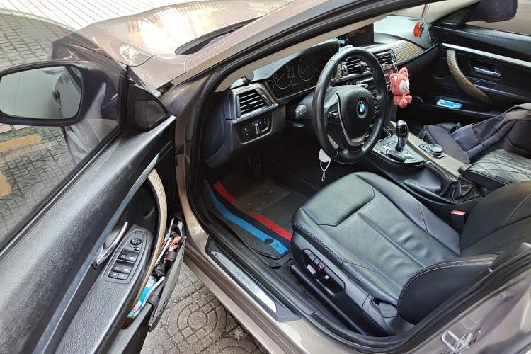 Used BMW 3 Series GT 2013 320i Sport Design Package Driver Seat