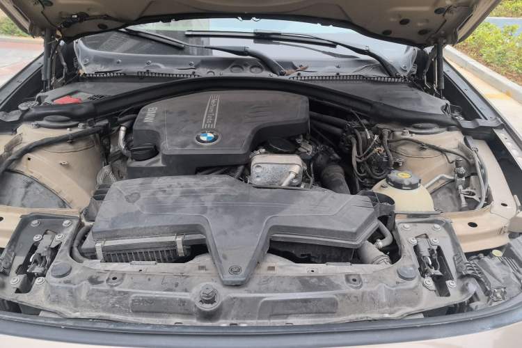 Used BMW 3 Series GT 2013 328i Sport Design Package Engine Bay
