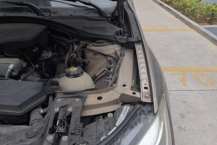 Used BMW 3 Series GT 2013 328i Sport Design Package Engine Bay Left