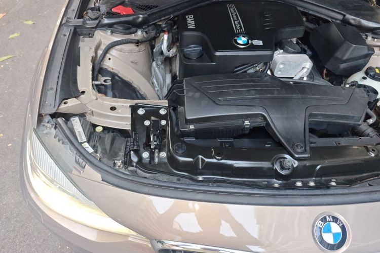Used BMW 3 Series GT 2013 320i Sport Design Package Engine Bay Right