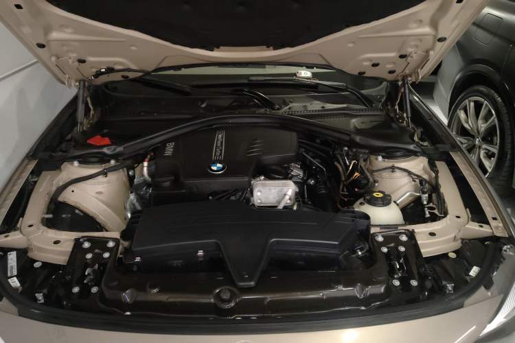 Used BMW 3 Series GT 2013 328i Sport Design Package Engine Bay