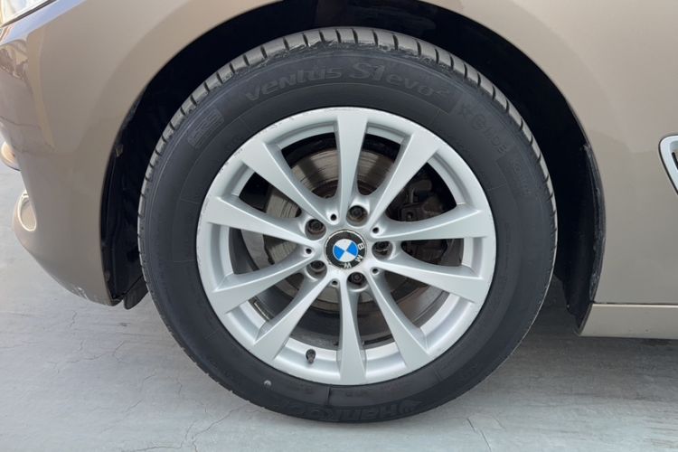 Used BMW 3 Series GT 2013 320i Leading Model Exterior 4