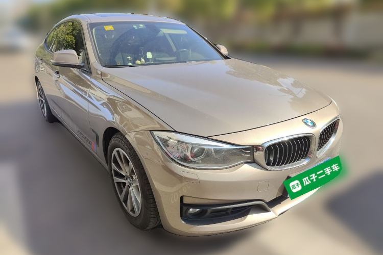 Used BMW 3 Series GT 2013 320i Leading Model Front Right 45 Deg