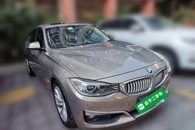 Used BMW 3 Series GT 2013 320i Sport Design Package Front Right 45 Deg