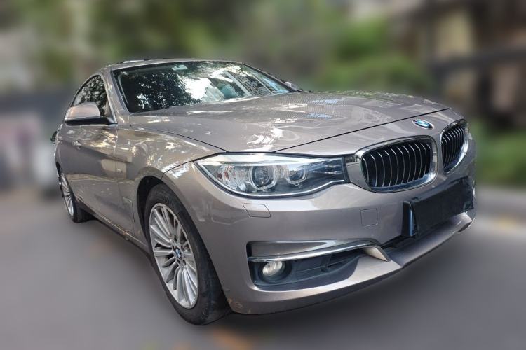 Used BMW 3 Series GT 2013 320i Sport Design Package Front Right 45 Deg