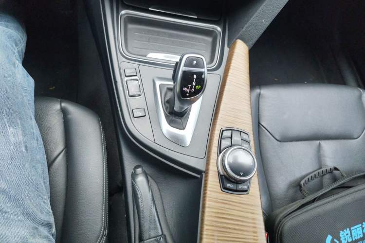 Used BMW 3 Series GT 2013 328i Sport Design Package Gear Lever