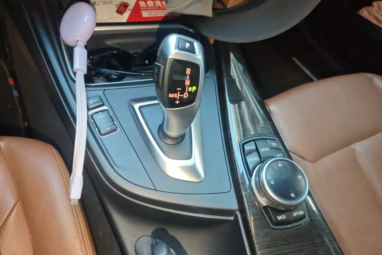 Used BMW 3 Series GT 2013 320i Sport Design Package Gear Lever