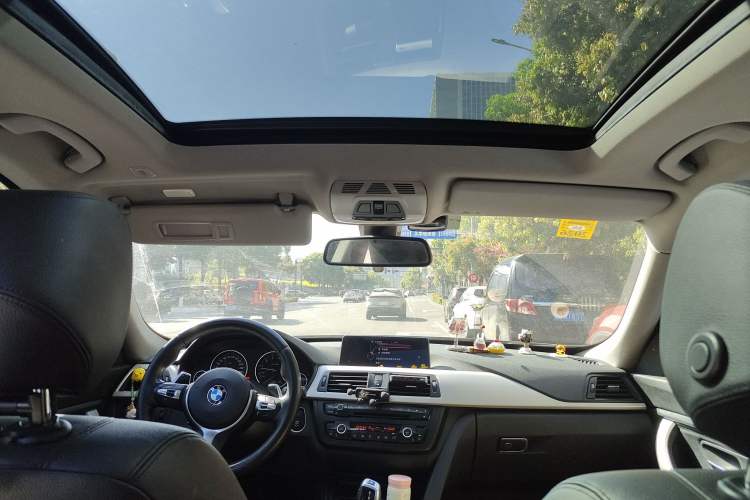 Used BMW 3 Series GT 2013 320i Leading Model Headliner