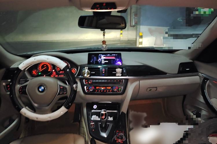 Used BMW 3 Series GT 2013 328i Sport Design Package Interior 2