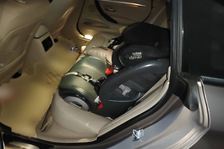 Used BMW 3 Series GT 2013 328i Sport Design Package Interior 4