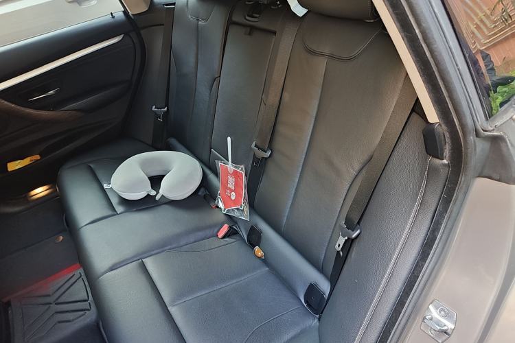 Used BMW 3 Series GT 2013 320i Sport Design Package Left Rear Seat