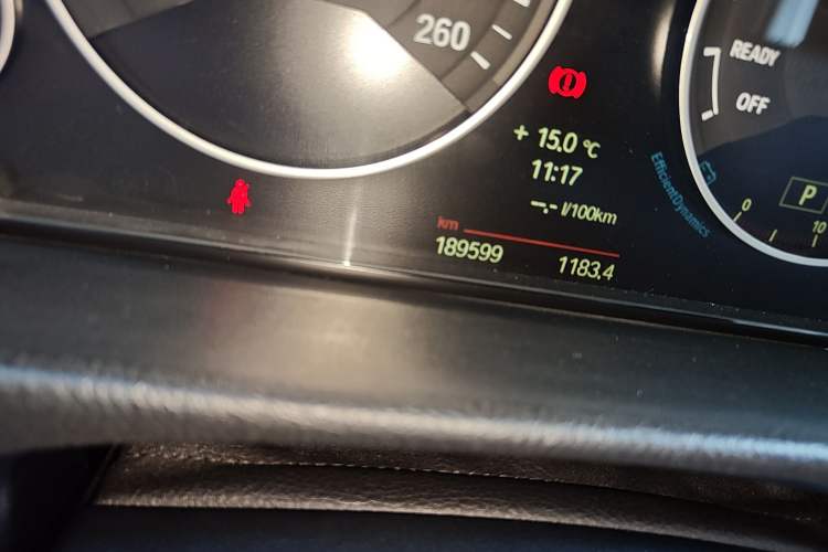 Used BMW 3 Series GT 2013 320i Sport Design Package Odometer Close Up