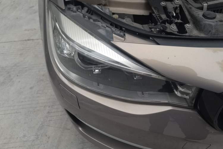 Used BMW 3 Series GT 2013 328i Sport Design Package Right Front Headlight
