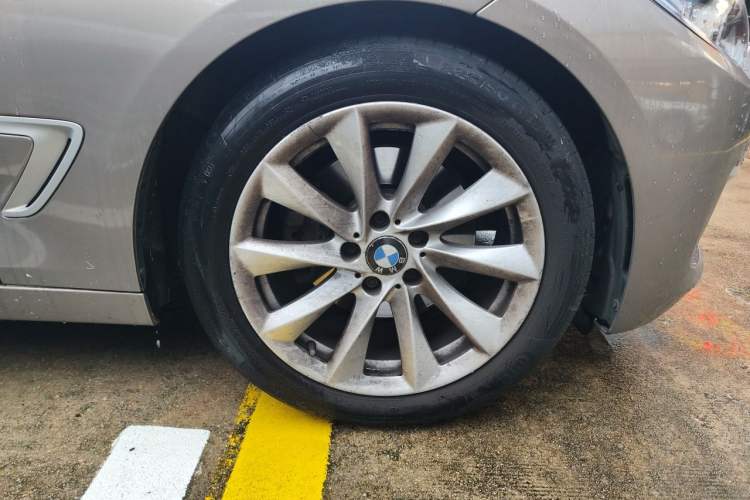 Used BMW 3 Series GT 2013 328i Sport Design Package Right Front Wheel Hub