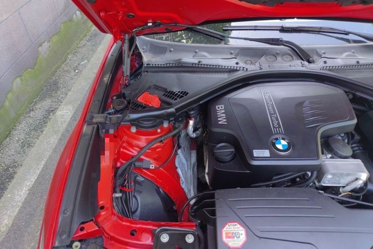 Used BMW 3 Series GT 2013 320i Sport Design Package Engine Bay Right