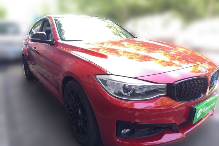 Used BMW 3 Series GT 2013 320i Sport Design Package Front Right 45 Deg