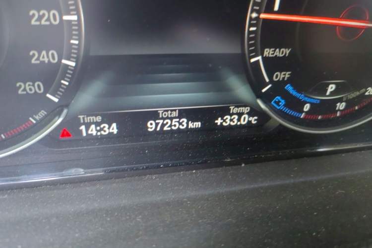 Used BMW 3 Series GT 2013 320i Sport Design Package Odometer Close Up