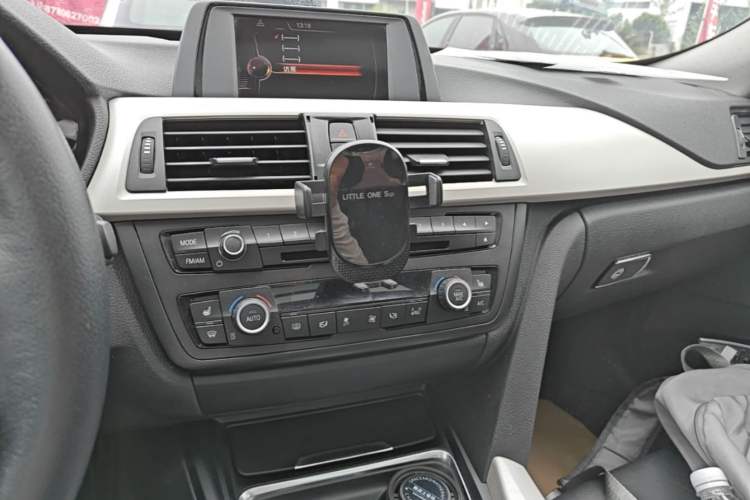 Used BMW 3 Series GT 2013 320i Leading Model Audio And AC Panel