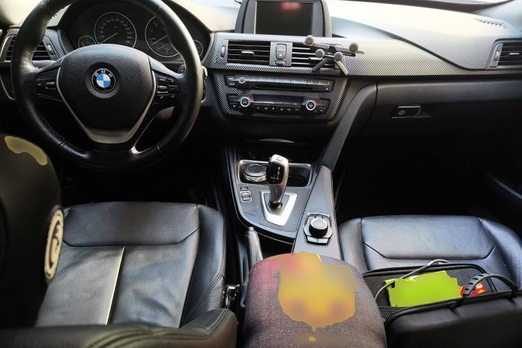 Used BMW 3 Series GT 2013 320i Leading Model Center Console