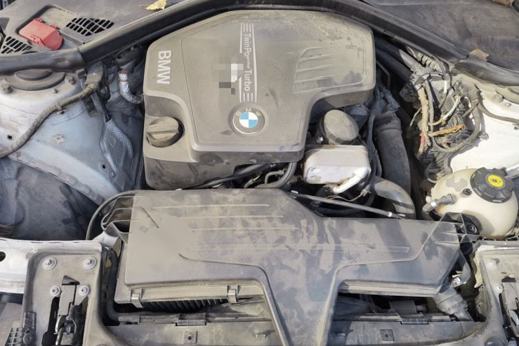 Used BMW 3 Series GT 2013 320i Leading Model Engine Bay