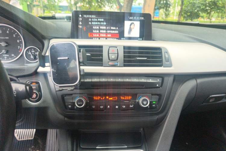 Used BMW 3 Series GT 2013 320i Leading Model Audio And AC Panel