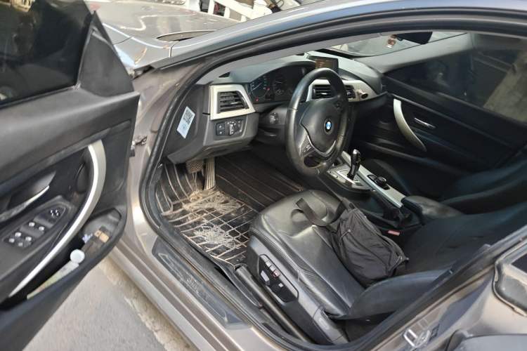 Used BMW 3 Series GT 2013 320i Leading Model Driver Seat
