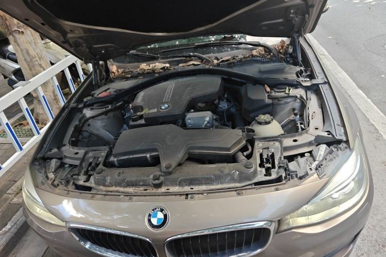 Used BMW 3 Series GT 2013 320i Leading Model Engine Bay