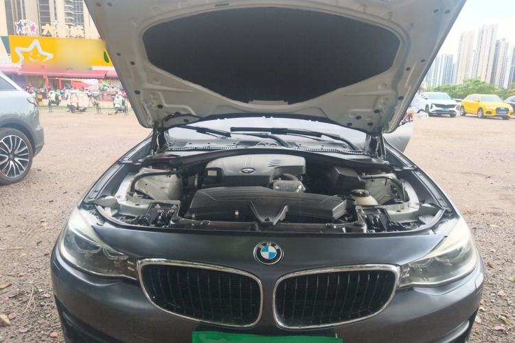 Used BMW 3 Series GT 2013 320i Leading Model Engine Bay
