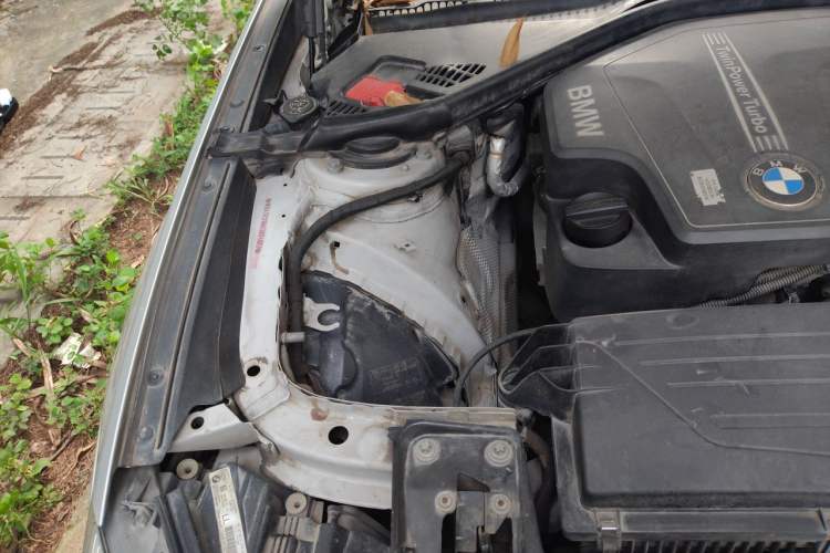 Used BMW 3 Series GT 2013 328i Sport Design Package Engine Bay Right
