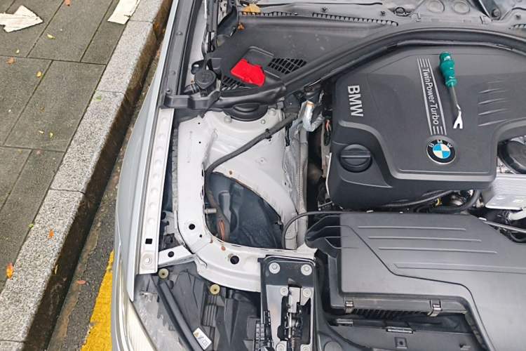 Used BMW 3 Series GT 2013 320i Sport Design Package Engine Bay Right