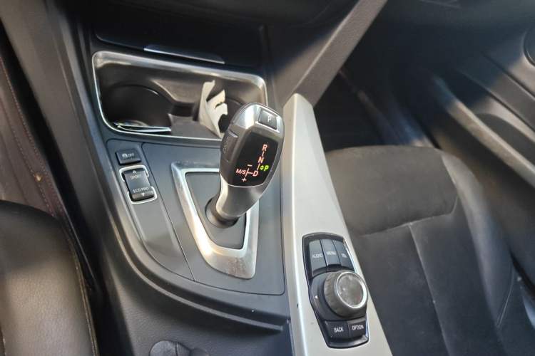 Used BMW 3 Series GT 2013 320i Leading Model Gear Lever