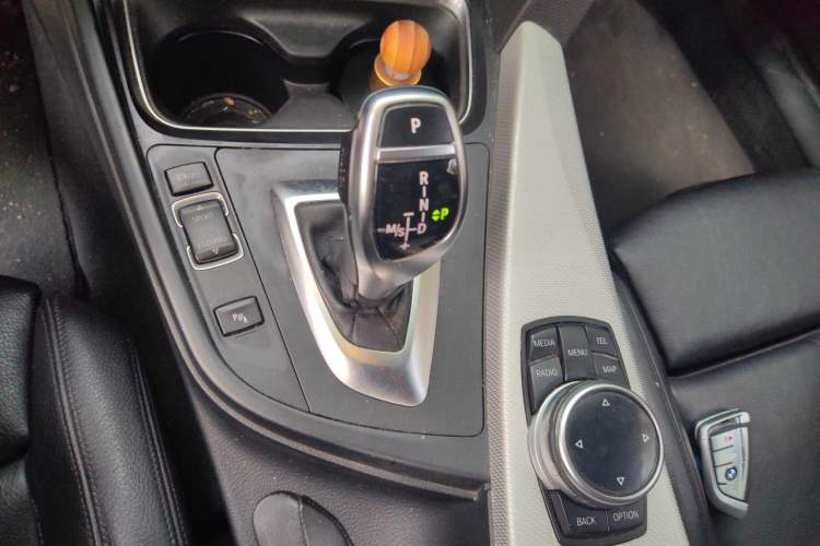 Used BMW 3 Series GT 2013 328i Sport Design Package Gear Lever