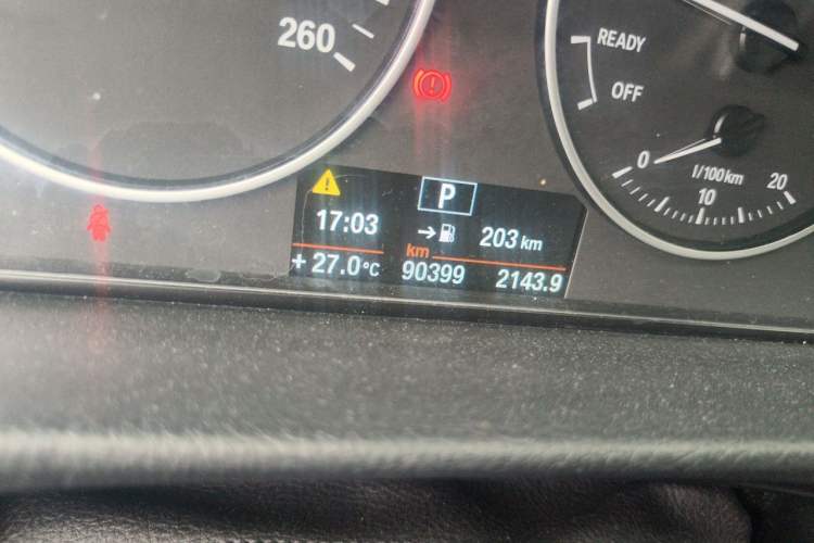 Used BMW 3 Series GT 2013 320i Leading Model Odometer Close Up