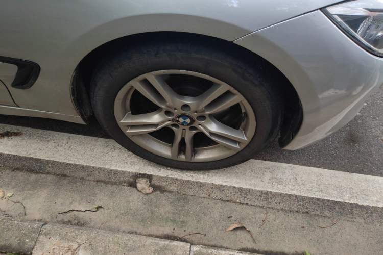 Used BMW 3 Series GT 2013 328i Sport Design Package Right Front Wheel Hub
