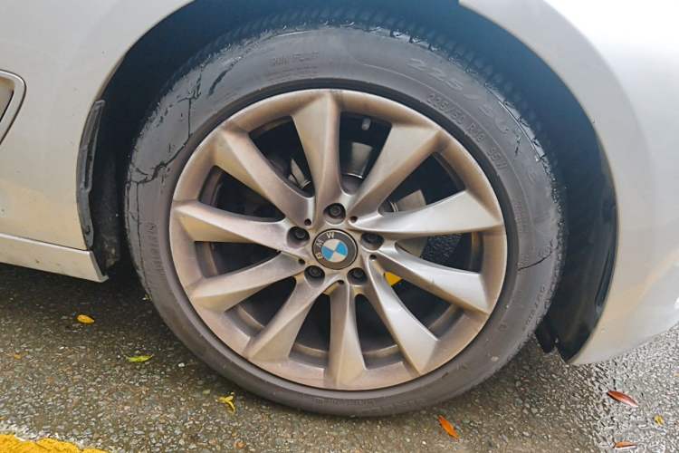 Used BMW 3 Series GT 2013 320i Sport Design Package Right Front Wheel Hub