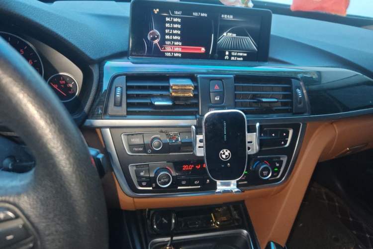 Used BMW 3 Series GT 2013 320i Leading Model Audio And AC Panel
