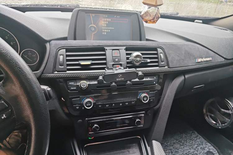 Used BMW 3 Series GT 2013 320i Leading Model Audio And AC Panel