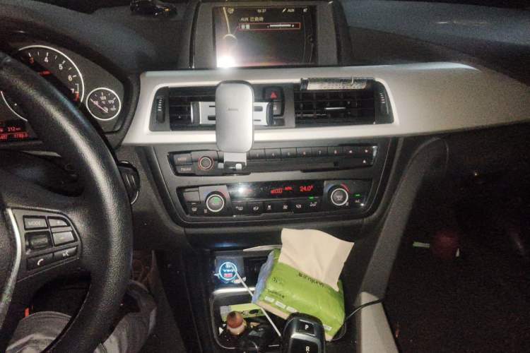Used BMW 3 Series GT 2013 320i Leading Model Audio And AC Panel