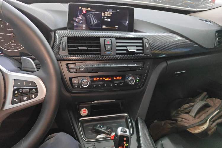 Used BMW 3 Series GT 2013 320i Leading Model Audio And AC Panel